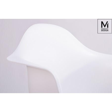 MODESTO fotel DAW DSW biały - polipropylen, nogi bukowe